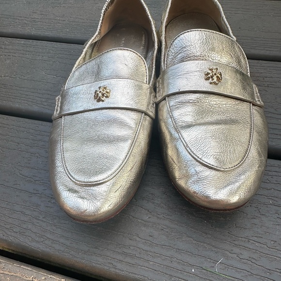 Tory Burch gold driving loafers 9.5 like new - Picture 3 of 6